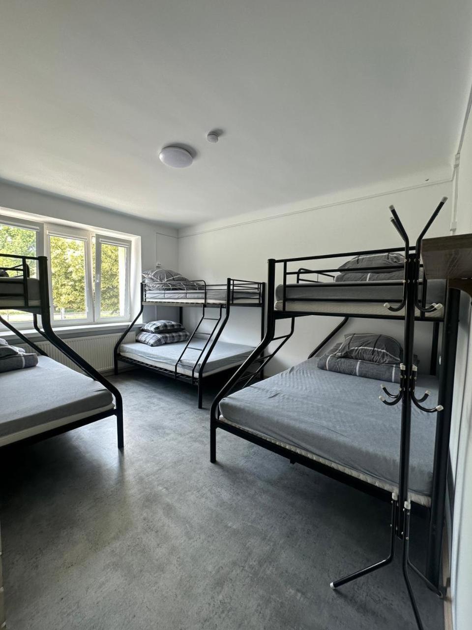 Hostel Harmonia Varsó Kültér fotó