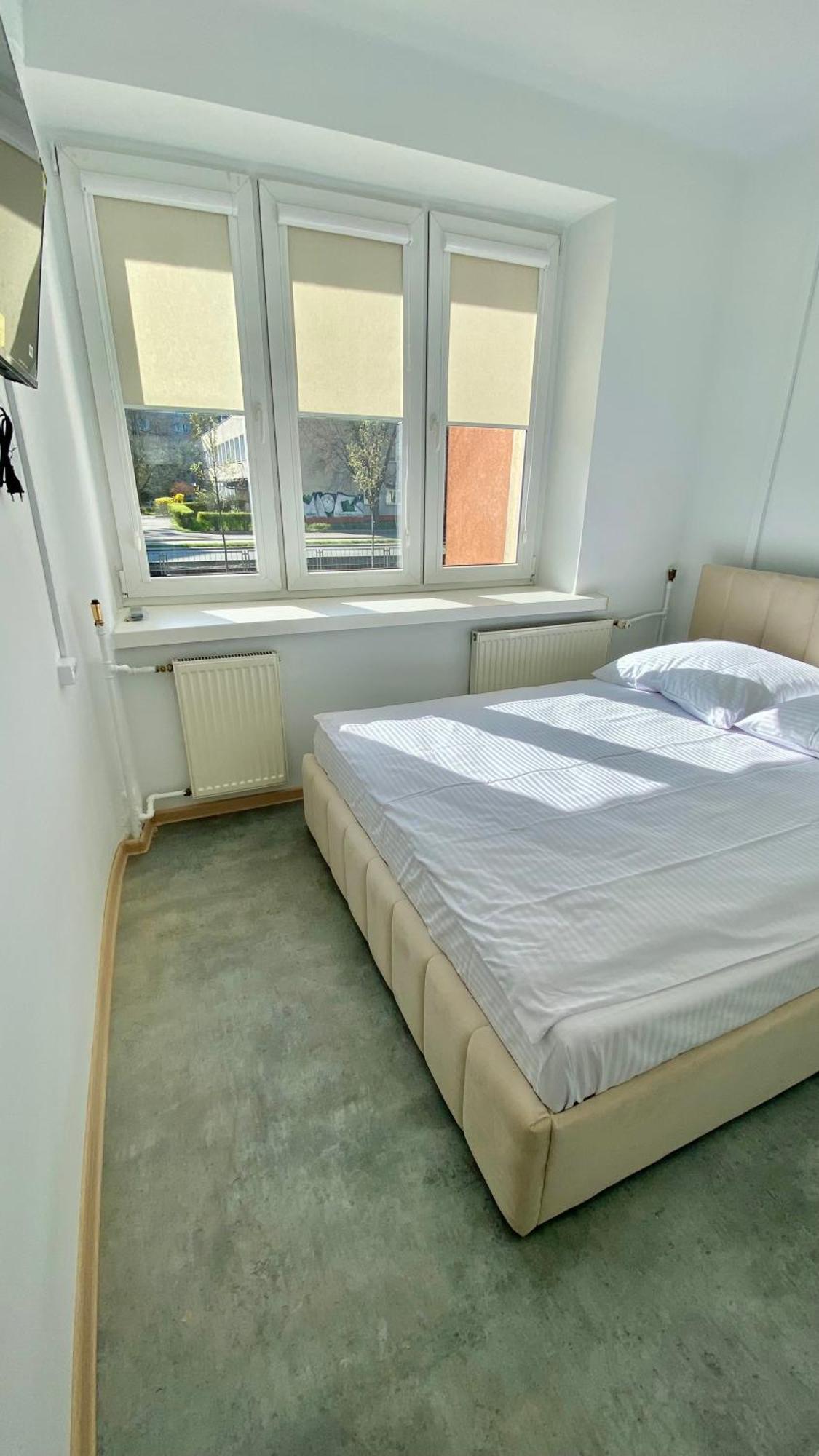 Hostel Harmonia Varsó Kültér fotó