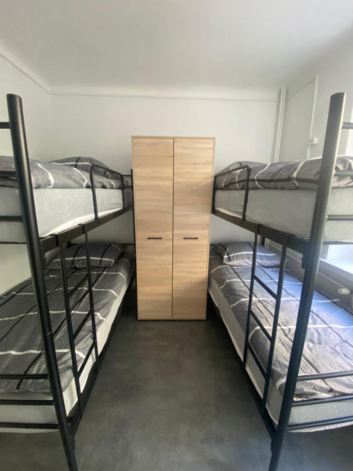 Hostel Harmonia Varsó Kültér fotó
