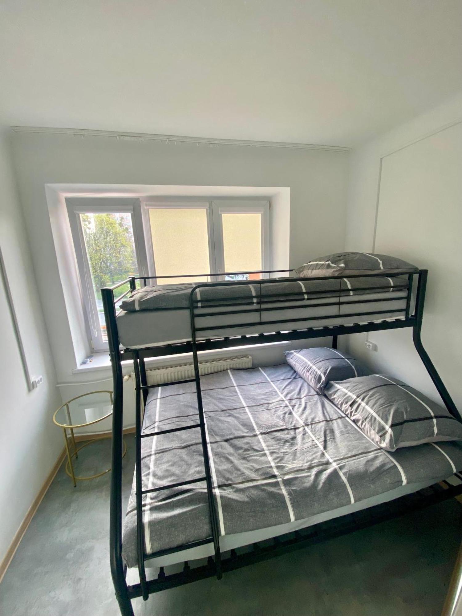 Hostel Harmonia Varsó Kültér fotó