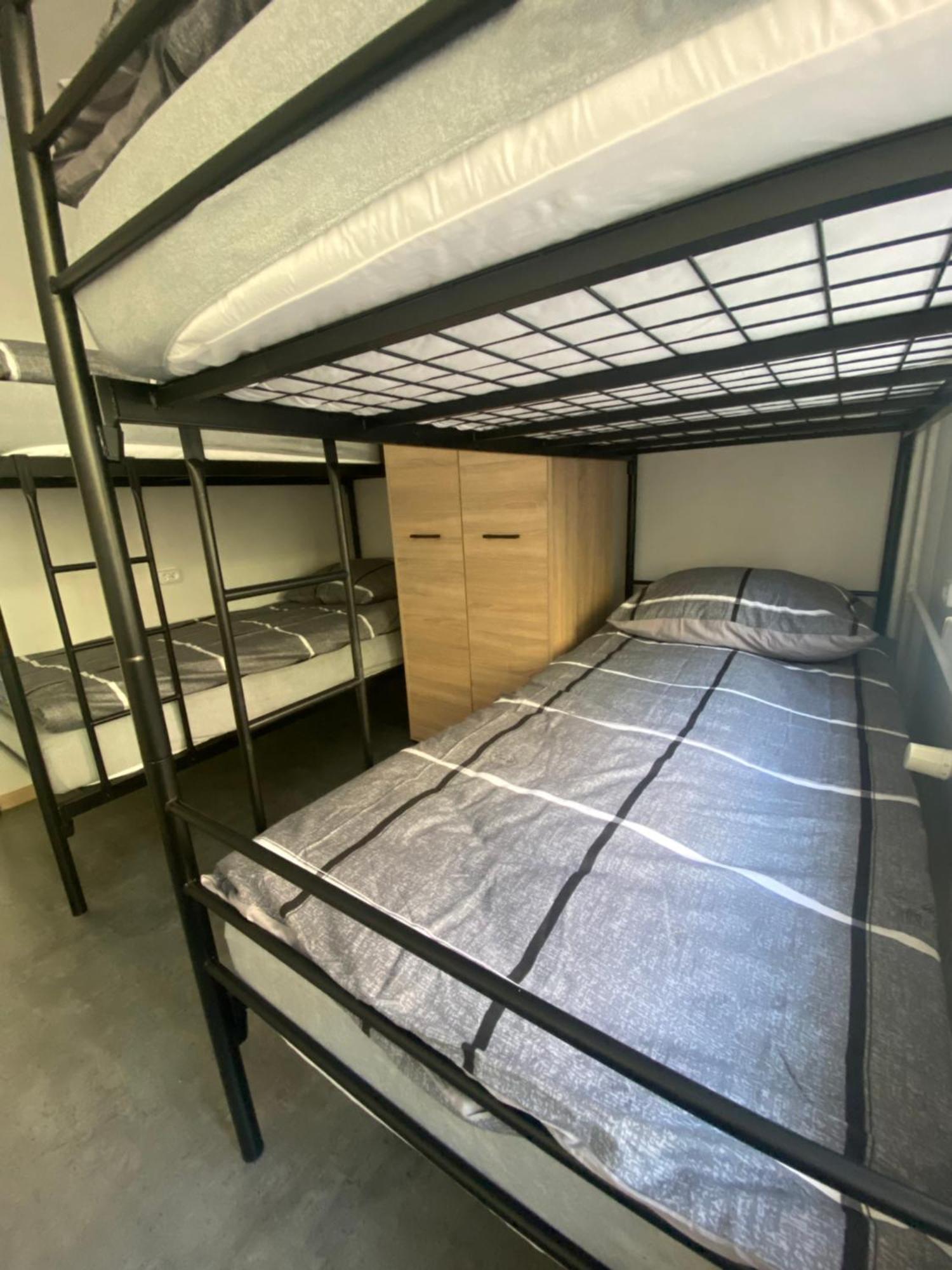 Hostel Harmonia Varsó Kültér fotó